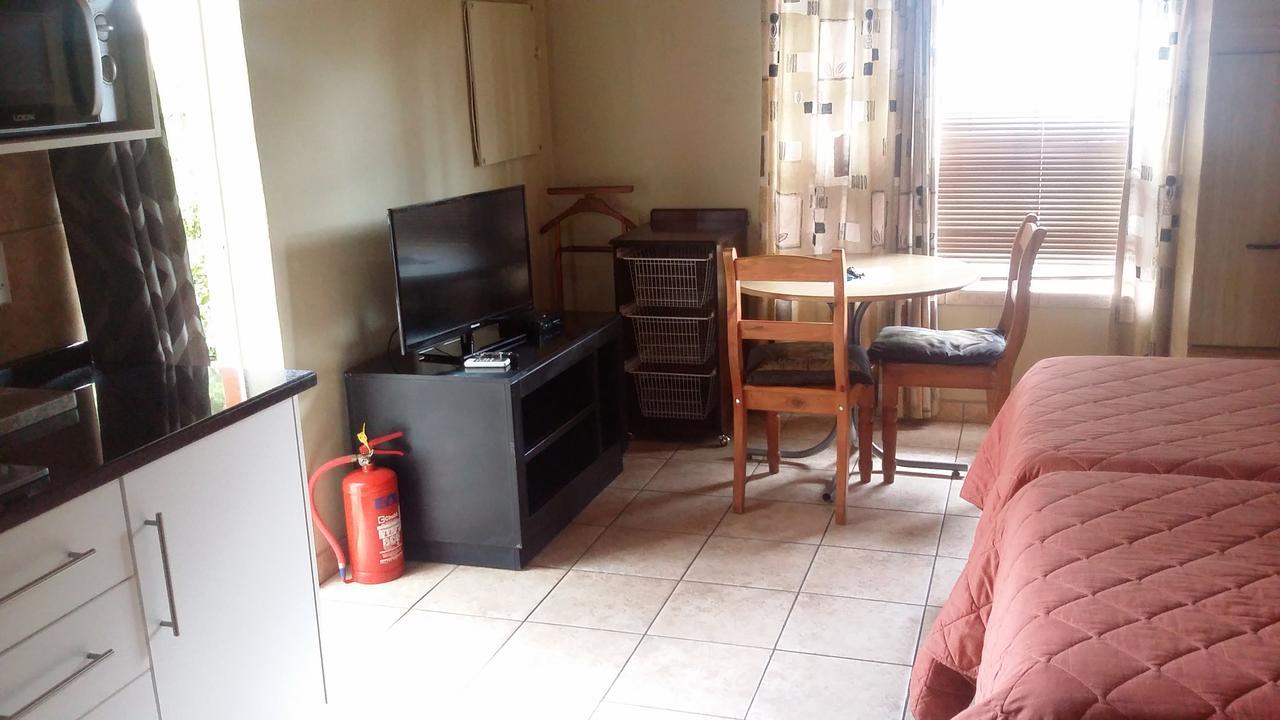 Appartement Pafuri Self Catering à Polokwane Extérieur photo