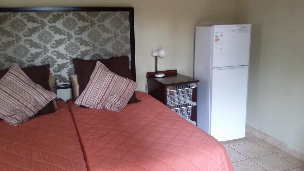 Appartement Pafuri Self Catering à Polokwane Extérieur photo